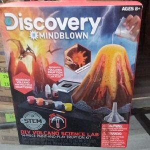 NIB Discovery #MINDBLOWN Volcano Science Lab - Orange, Yellow, Red, Black